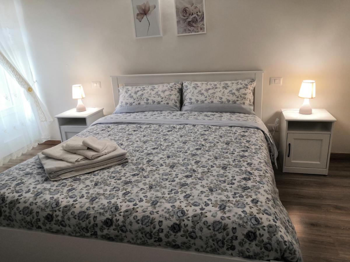 Casa Sabina Ξενοδοχείο Intra Εξωτερικό φωτογραφία